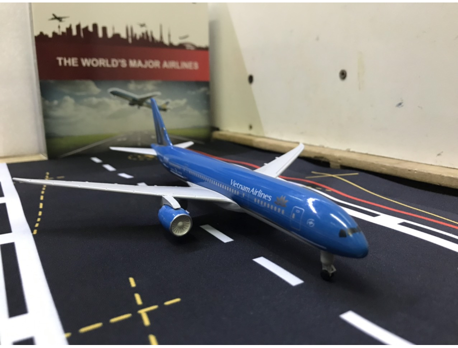 Mô hình máy bay Vietnam Airline 787 tỷ lệ 1:350 Mô hình máy bay Vietnam Airline 787 tỷ lệ 1:350