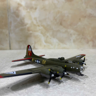 ​Mô hình Pháo Đài bay Boeing B-17 Flying Fortress Tỷ lệ 1:200