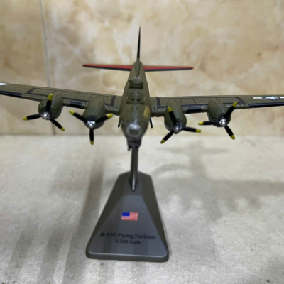 ​Mô hình Pháo Đài bay Boeing B-17 Flying Fortress Tỷ lệ 1:200