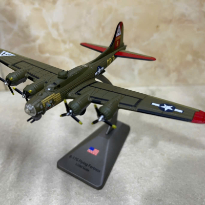 ​Mô hình Pháo Đài bay Boeing B-17 Flying Fortress Tỷ lệ 1:200