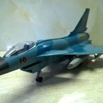 Mô hình tĩnh Máy bay J10  1:72