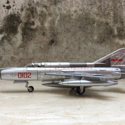 Mô hình tĩnh Máy bay MIG 21 tỷ lệ 1:72