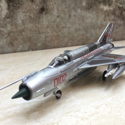 Mô hình tĩnh Máy bay MIG 21 tỷ lệ 1:72