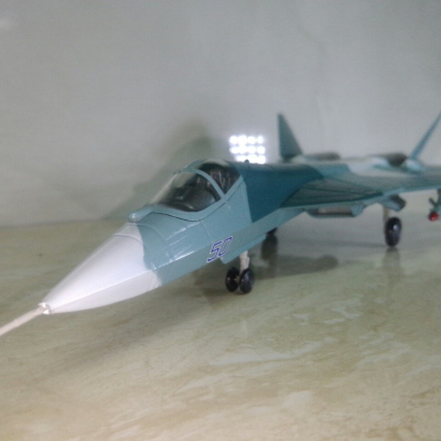 Mô hình tĩnh Máy bay (Nga) - Siêu tiêm kích  T50 1:72