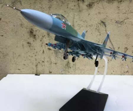 Mô Hình tĩnh Máy bay (Nga) - Tiêm kích ném bom SU-37 1:72