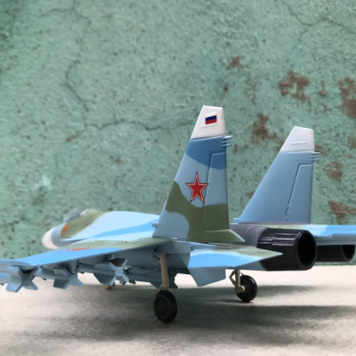 Mô Hình tĩnh Máy bay (Nga) - Tiêm kích ném bom SU-37 1:72