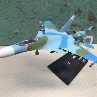 Mô Hình tĩnh Máy bay (Nga) - Tiêm kích ném bom SU-37 1:72