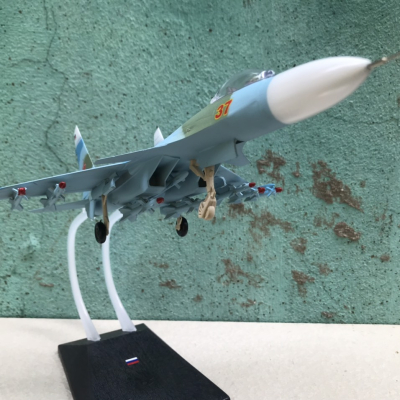 Mô Hình tĩnh Máy bay (Nga) - Tiêm kích ném bom SU-37 1:72