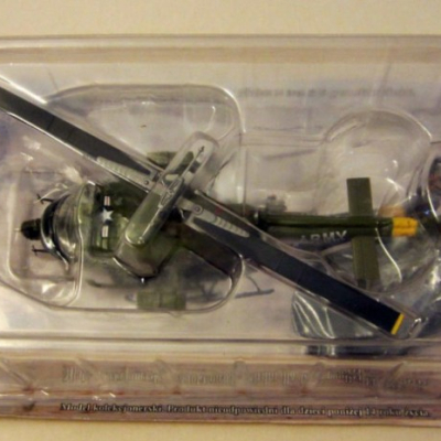 Mô hình tĩnh Máy bay Trực Thăng  UH-1B Hugh 1:72