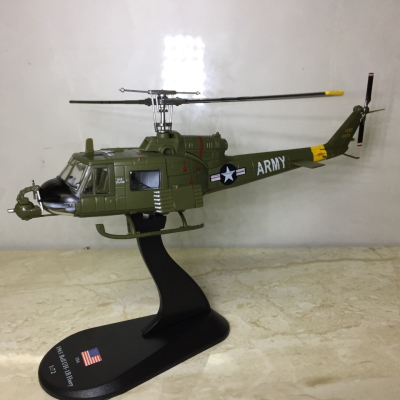 Mô hình tĩnh Máy bay Trực Thăng  UH-1B Hugh 1:72