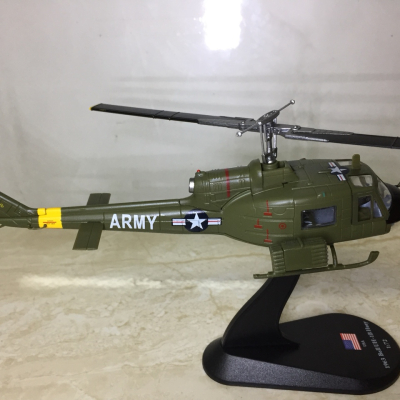 Mô hình tĩnh Máy bay Trực Thăng  UH-1B Hugh 1:72