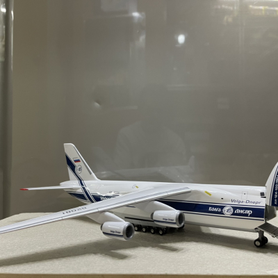 ​Mô Hình trang trí máy bay Vận Tải AN-124 tỷ lệ 1:200 Nhựa ABS (MB200AN124)