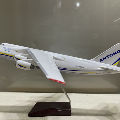 ​Mô Hình trang trí máy bay Vận Tải AN-124 tỷ lệ 1:200 Nhựa ABS (MB200AN124)