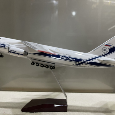 ​Mô Hình trang trí máy bay Vận Tải AN-124 tỷ lệ 1:200 Nhựa ABS (MB200AN124)
