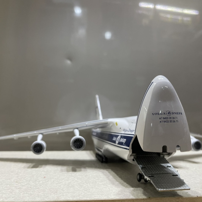 ​Mô Hình trang trí máy bay Vận Tải AN-124 tỷ lệ 1:200 Nhựa ABS (MB200AN124)