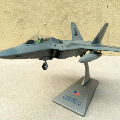 ​Mô hình trưng bày Máy bay F-22 Raptor tỷ lệ 1:100