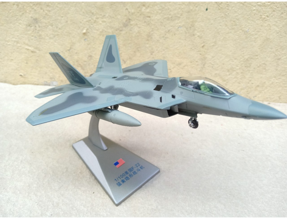 Mô hình trưng bày Máy bay F-22 Raptor tỷ lệ 1:100 Mô hình trưng bày Máy bay F-22 Raptor tỷ lệ 1:100