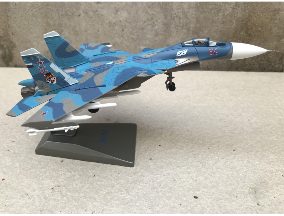 Mô hình máy bay Sukhoi SU-33 Flaker D tỷ lệ 1:100 Mô hình máy bay Sukhoi SU-33 Flaker D tỷ lệ 1:100