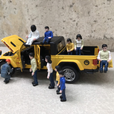 Mô hình Người công nhân GARA, Gia đình tỷ lệ 1:32