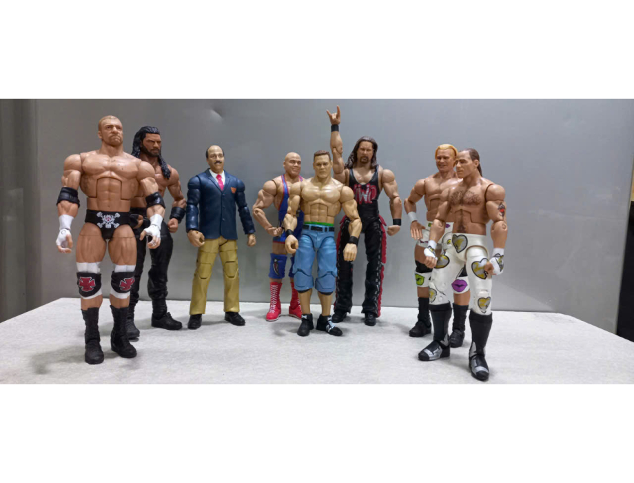 ​Nhân Vật SmackDown WWE Elite Roman Reigns 18cm