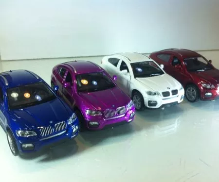 Mô hình đồ chơi xe Ô Tô BMW X6 tỷ lệ 1:32