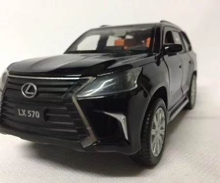 Mô hình đồ chơi xe Ô Tô LEXUS LX570 2018 1:32