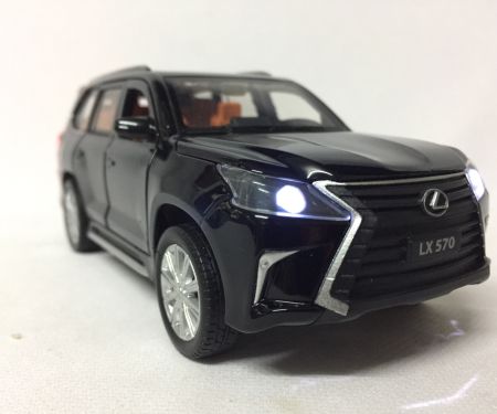 ​Mô hình đồ chơi xe Ô Tô LEXUS LX570 2018 1:32