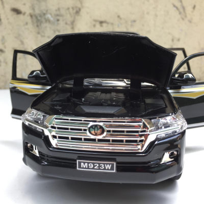 Đồ chơi mô hình xe Ô TÔ TOYOTA land Cruiser tỳ lệ 1:24