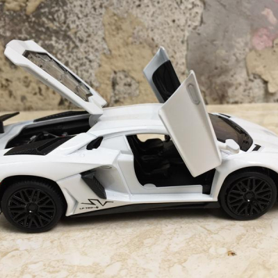 Mô hình xe Ô TÔ Lamborghini Aventador SV tỷ lệ 1:32