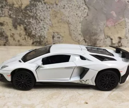 Mô hình xe Ô TÔ Lamborghini Aventador SV tỷ lệ 1:32