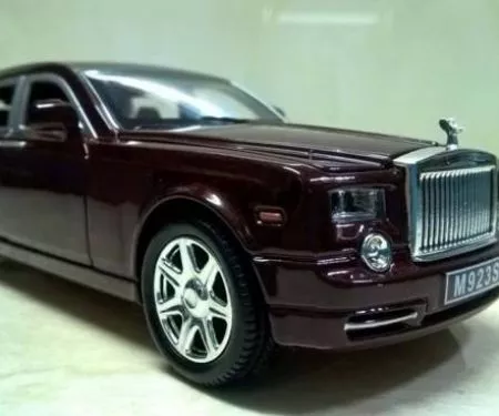 Đồ chơi mô hình xe Ô TÔ Rolls-Royce Phantom 1:24