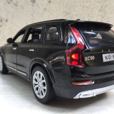 Đồ chơi mô hình xe Ô TÔ VOLVO XC90 tỉ lệ 1:32