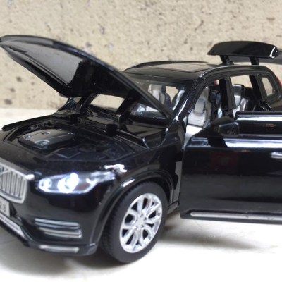 Đồ chơi mô hình xe Ô TÔ VOLVO XC90 tỉ lệ 1:32