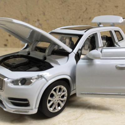 Đồ chơi mô hình xe Ô TÔ VOLVO XC90 tỉ lệ 1:32