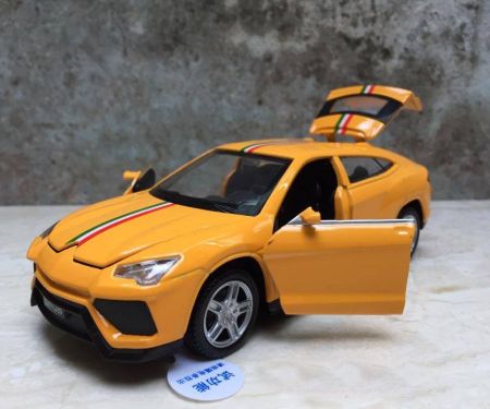 Mô hình đồ chơi xe Ô TÔ Lamborghini URUS tỉ lệ 1:32