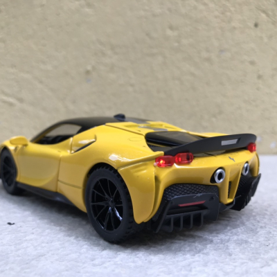 Mô hình Siêu xe Ferrari SF90 2022  tỷ lệ 1:32