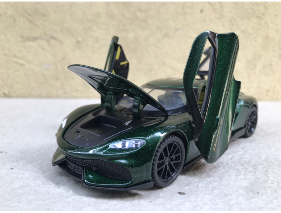Mô hình siêu xe Koenigsegg GEMERA tỷ lệ 1:32 Mô hình siêu xe Koenigsegg GEMERA tỷ lệ 1:32