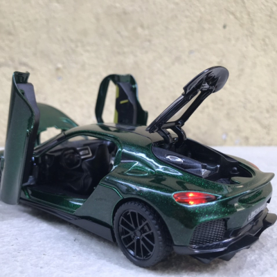 Mô hình siêu xe Koenigsegg GEMERA tỷ lệ 1:32