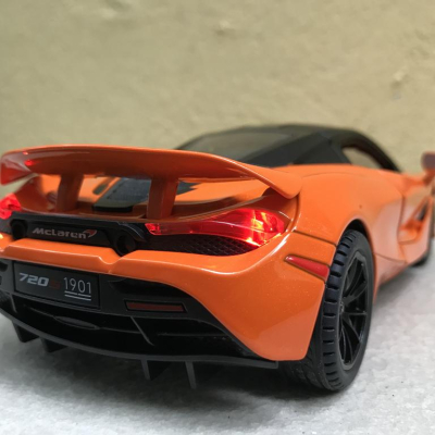 Mô hình siêu xe MCLAREN 720S  tỷ lệ 1:24