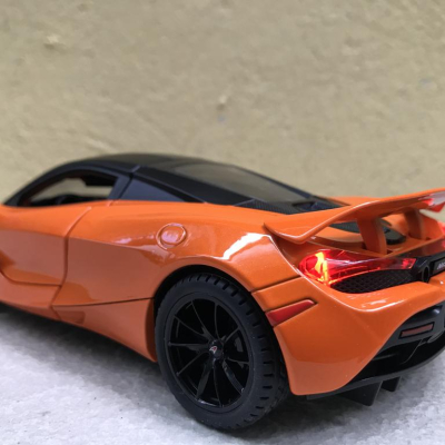 Mô hình siêu xe MCLAREN 720S  tỷ lệ 1:24