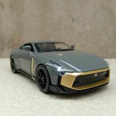 ​Mô hình Siêu xe NISSAN RT-50  tỷ lệ 1:32