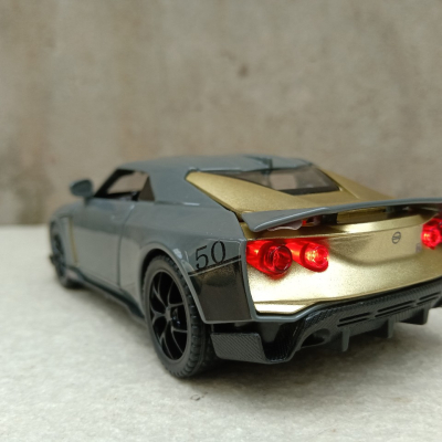 ​Mô hình Siêu xe NISSAN RT-50  tỷ lệ 1:32