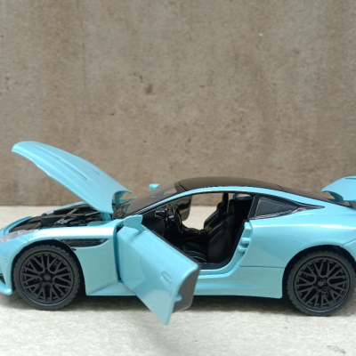 Mô hình xe Aston Martin DB12 tỷ lệ 1:32