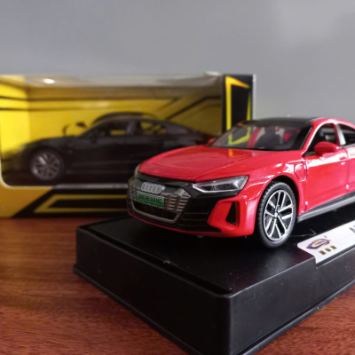 ​Mô hình xe Audi RS E-tron GT  tỷ lệ 1:32