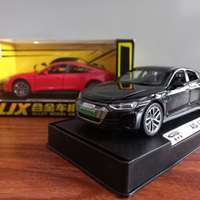 ​Mô hình xe Audi RS E-tron GT  tỷ lệ 1:32