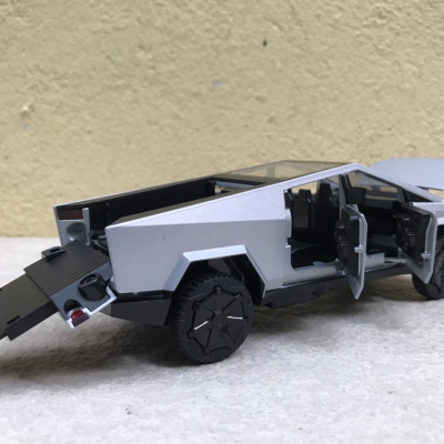 Mô hình xe bán tải Tesla Cybertruck 2023  tỷ lệ 1:32