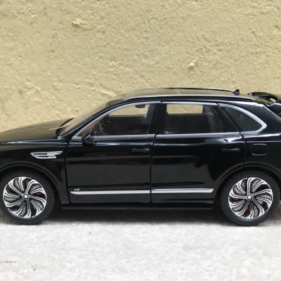 Mô hình xe Bently BENTAYGA 2022 tỷ lệ 1:24