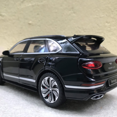 Mô hình xe Bently BENTAYGA 2022 tỷ lệ 1:24