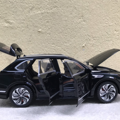Mô hình xe Bently BENTAYGA 2022 tỷ lệ 1:24
