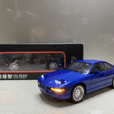 Mô hình xe BMW Coupe 850-CSi tỷ lệ 1:24